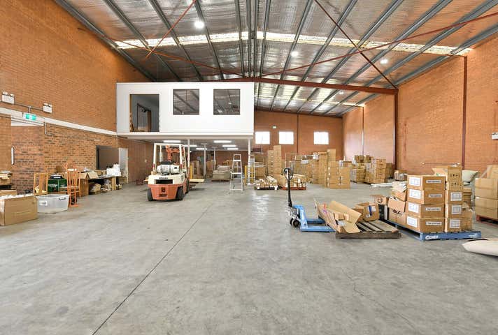 33 Garema Circuit Kingsgrove NSW 2208 - Image 4