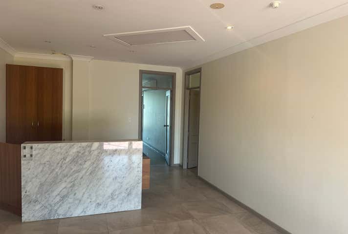 Clear Island Waters Health Precinct, Level Suite, 56-58 Santa Cruz Boulevard Clear Island Waters QLD 4226 - Image 14