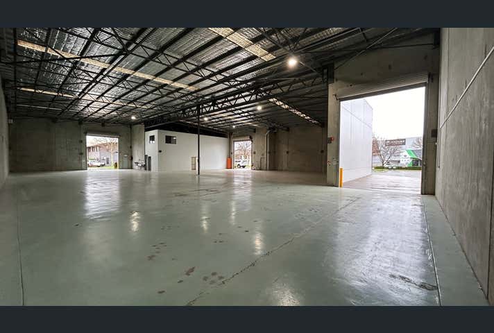 49 Catalano Circuit Canning Vale WA 6155 - Image 11