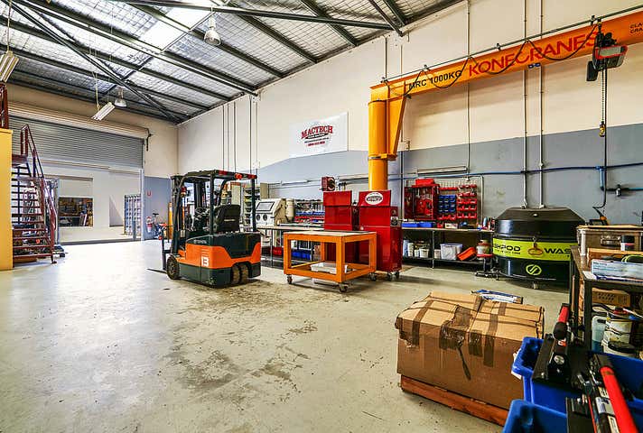 Unit 2, 52 Vinnicombe Drive Canning Vale WA 6155 - Image 8