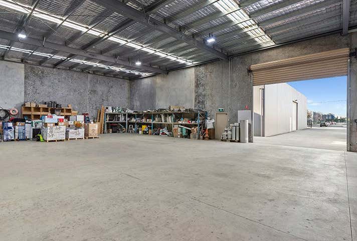 2/15 Hammer Court Hoppers Crossing VIC 3029 - Image 2