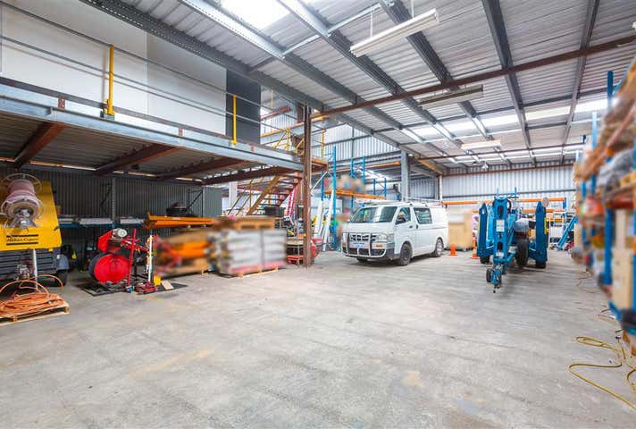 35 Kimmer Place Queens Park WA 6107 - Image 9