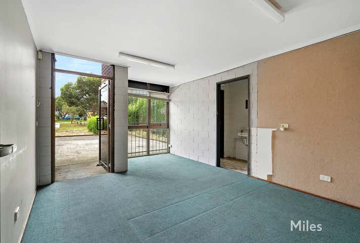 1/10 Sherwood Court Wantirna South VIC 3152 - Image 5