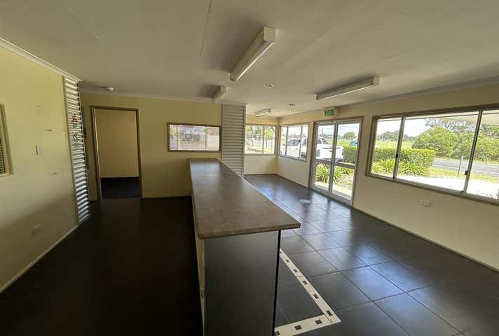 3 Booral Road Urangan QLD 4655 - Image 11