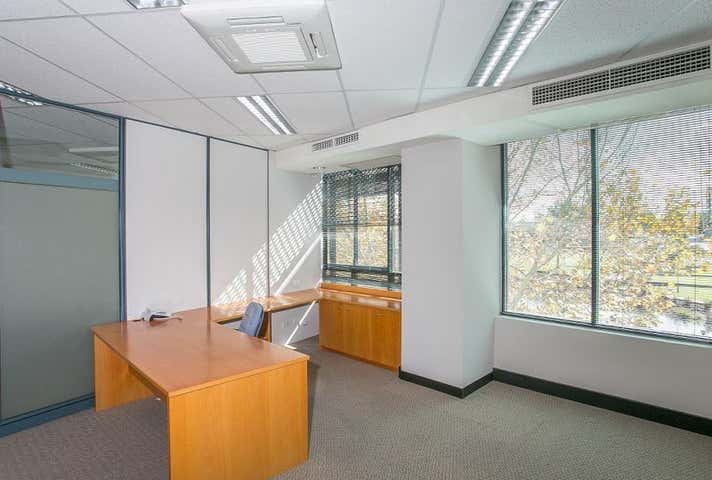 3 / 10 Eastbrook Terrace East Perth WA 6004 - Image 3