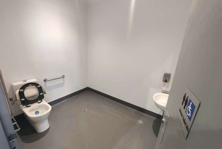 21 Merino Entrance Cockburn Central WA 6164 - Image 4