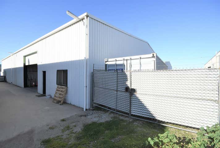 877 Ramsden Drive North Albury NSW 2640 - Image 9