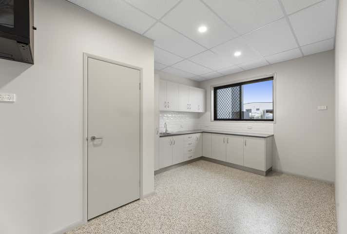 8 Tradewinds Court Glenvale QLD 4350 - Image 5