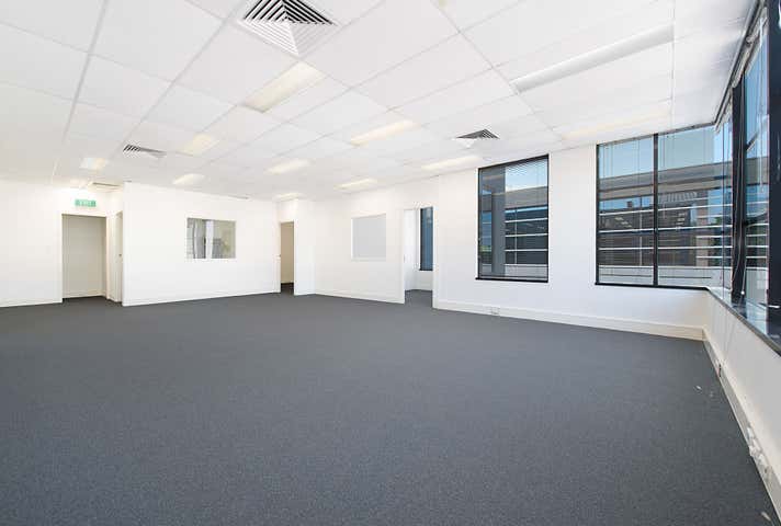 3/12 Navigator Place Hendra QLD 4011 - Image 4