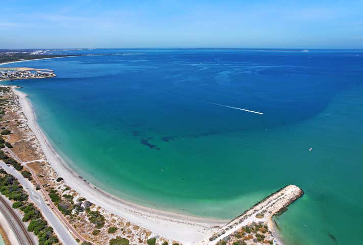 16 Garston Way North Coogee WA 6163 - Image 11