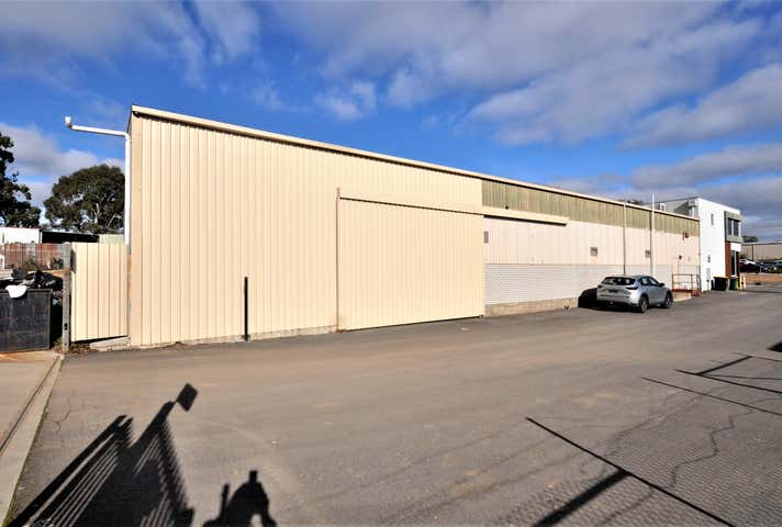 1/8  Wood Street Long Gully VIC 3550 - Image 15