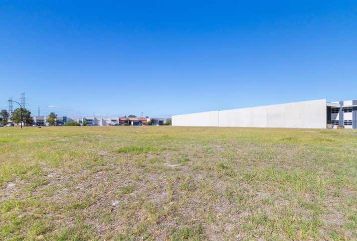 17 Merino Entrance Cockburn Central WA 6164 - Image 6