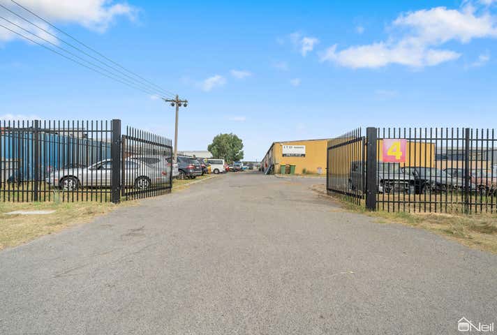 8/4 Malcolm Road Maddington WA 6109 - Image 7