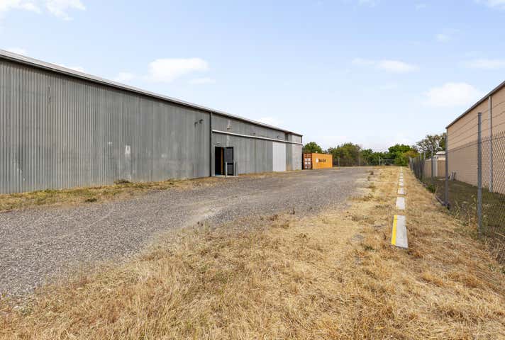 26 Allingham Street Golden Square VIC 3555 - Image 8