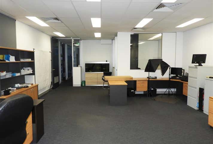 17 Discovery Drive Bibra Lake WA 6163 - Image 7