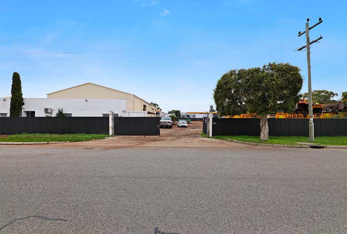 4 Lower Park Road Maddington WA 6109 - Image 1