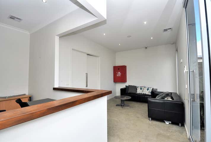 1/8  Wood Street Long Gully VIC 3550 - Image 3