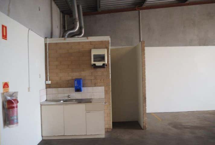 2/32 Attwell St Landsdale WA 6065 - Image 6