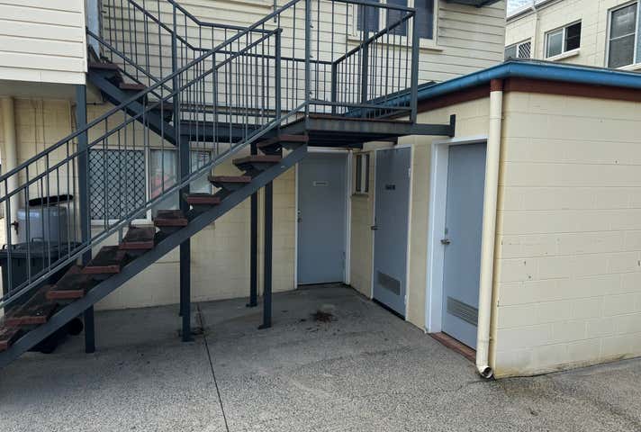 205 Aumuller Street Bungalow QLD 4870 - Image 12