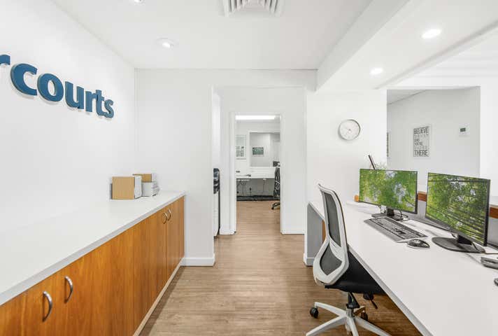 2 Kalimna Drive Broadbeach Waters QLD 4218 - Image 11