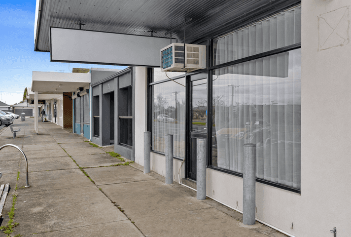 31 Harold Street Wendouree VIC 3355 - Image 2