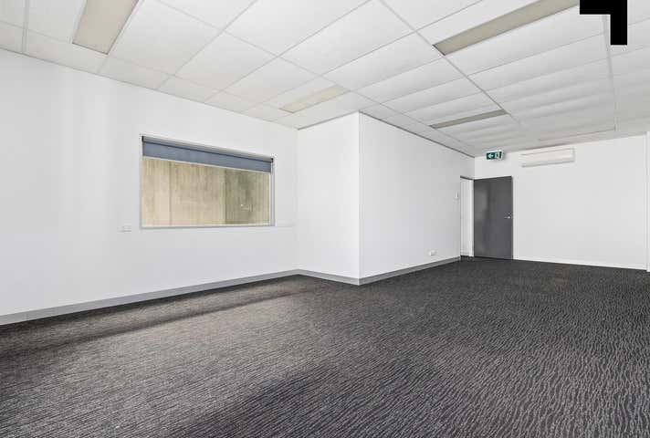 8/82 Gateway Boulevard Epping VIC 3076 - Image 2