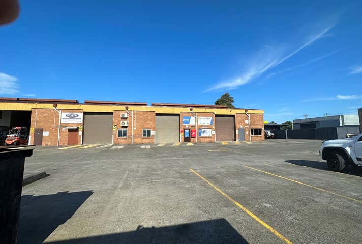 2/30 Swan Street Wollongong NSW 2500 - Image 3