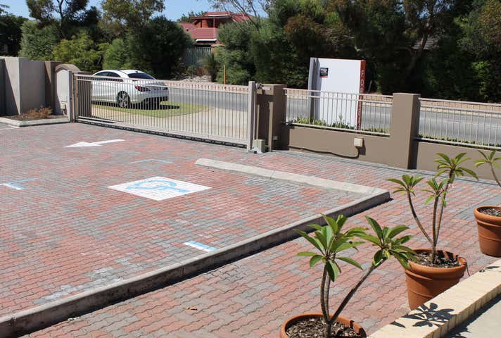 198 Lyon Road Aubin Grove WA 6164 - Image 17