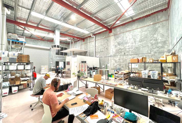 2/4 Bassendean Road Bayswater WA 6053 - Image 2