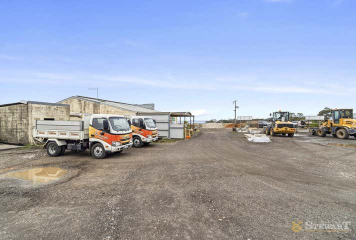 75 Rossmoyne Road Colac West VIC 3250 - Image 2