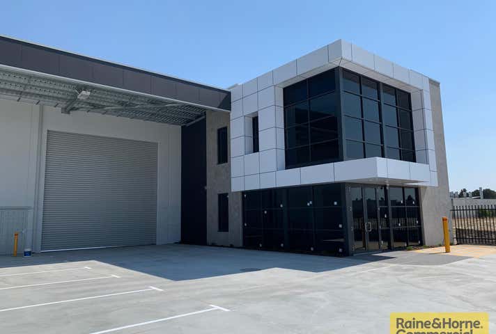 31 Barley Place Canning Vale WA 6155 - Image 8