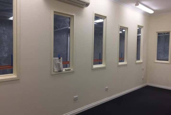 5 Whyalla Court Bibra Lake WA 6163 - Image 9