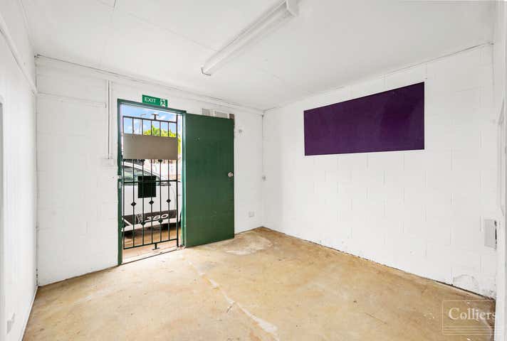 2/70 Ingham Road West End QLD 4810 - Image 4