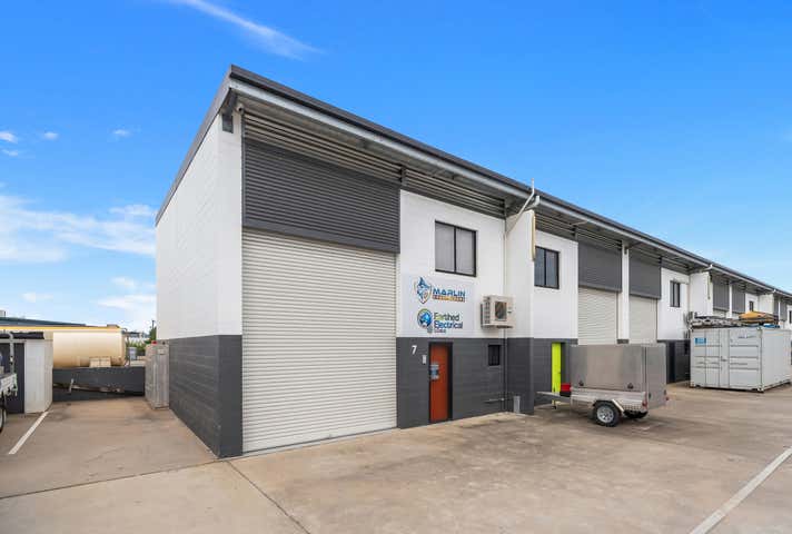 7/102 Hartley Street Bungalow QLD 4870 - Image 3