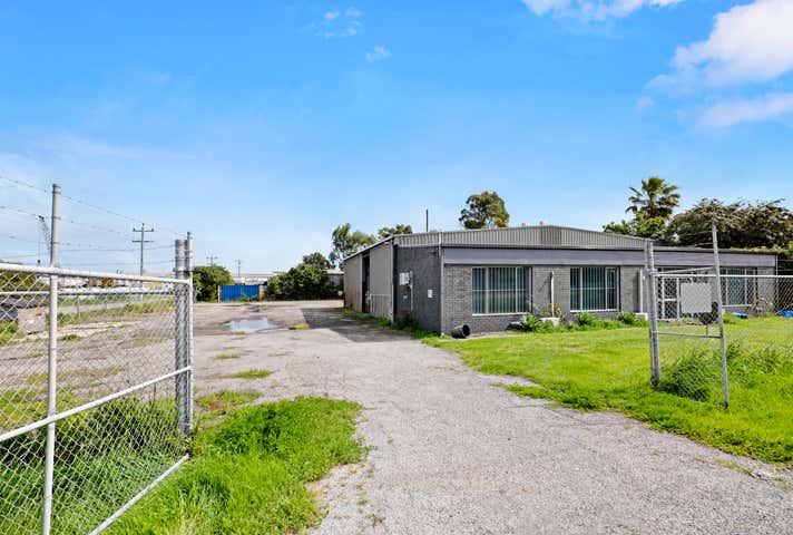 6 Yeates Road Kwinana Beach WA 6167 - Image 2