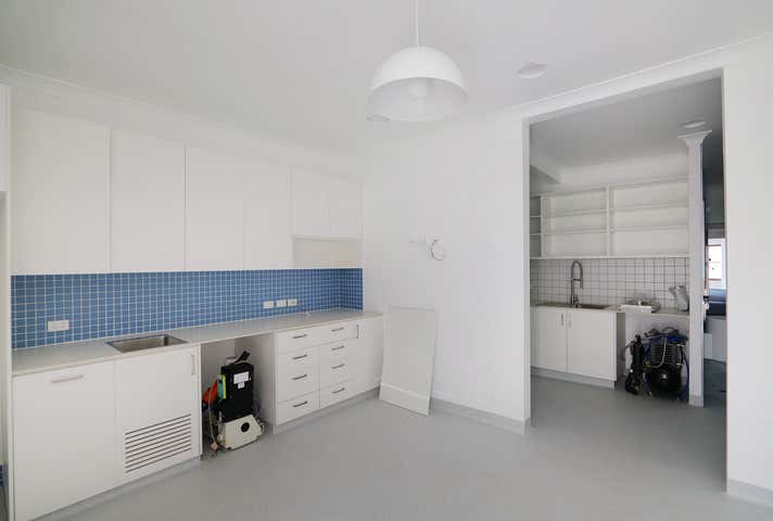 2/2 Haynes Street Kalamunda WA 6076 - Image 11