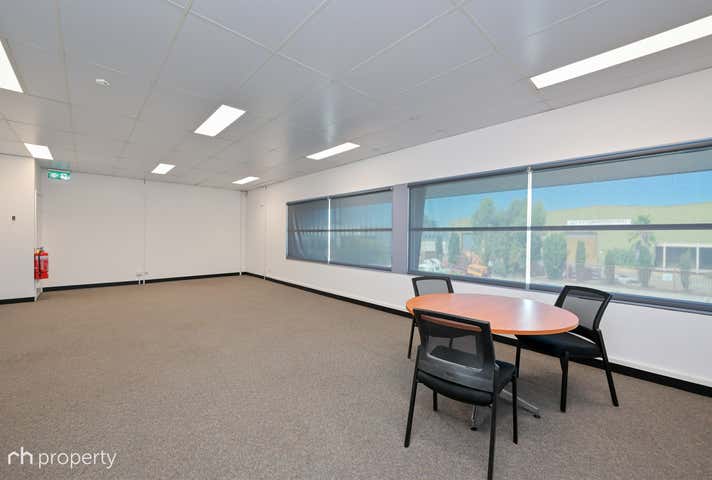 8/8 Hurley Street Canning Vale WA 6155 - Image 14