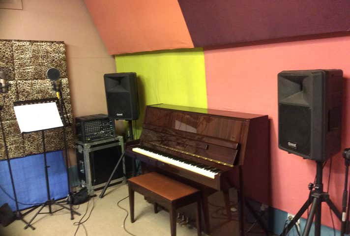 14 Llewellyn Place Eumemmerring VIC 3177 - Image 9