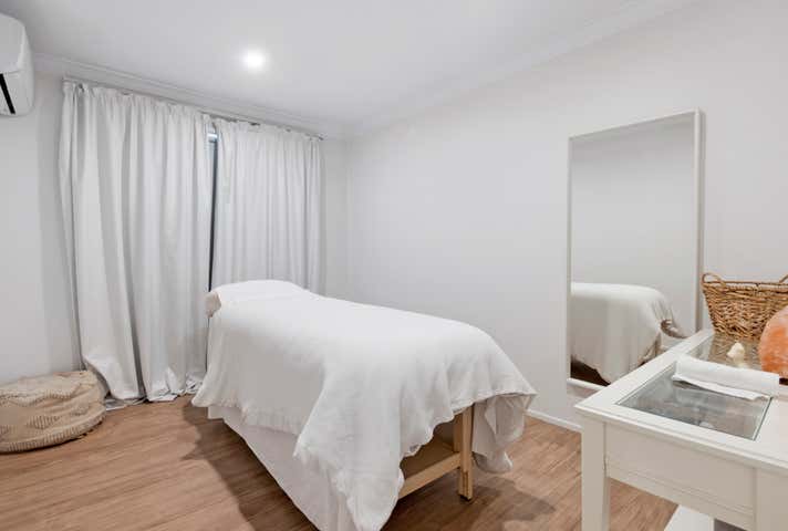 2/6 Tedder Avenue Main Beach QLD 4217 - Image 11