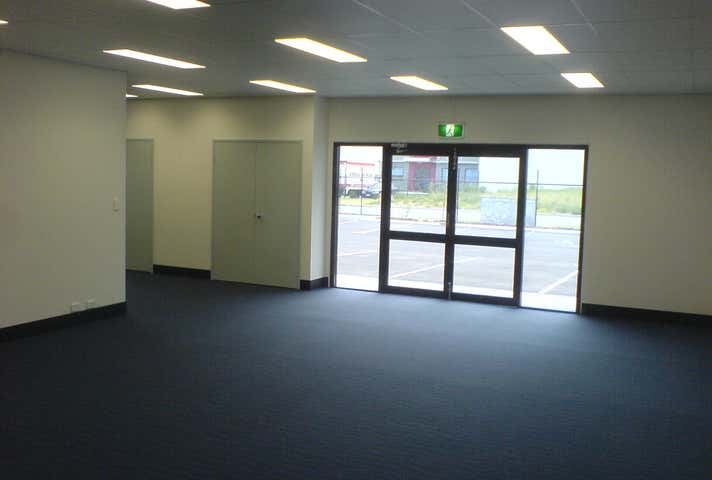 14 Tacoma Circuit Canning Vale WA 6155 - Image 9