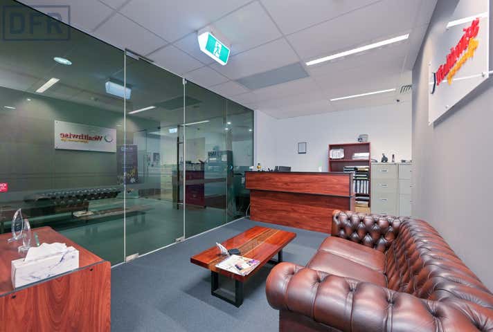 13E/817 Beeliar Drive Cockburn Central WA 6164 - Image 8