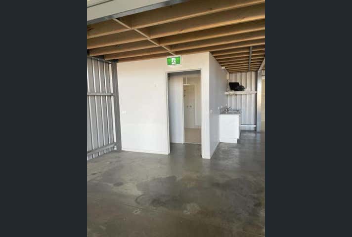 1/8 Premier Close Wodonga VIC 3690 - Image 3