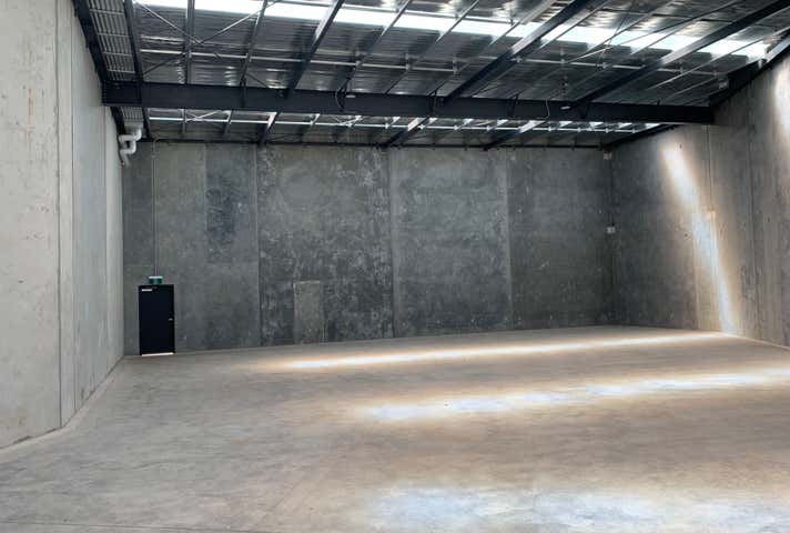 6/7 Seaside Parade North Shore VIC 3214 - Image 2