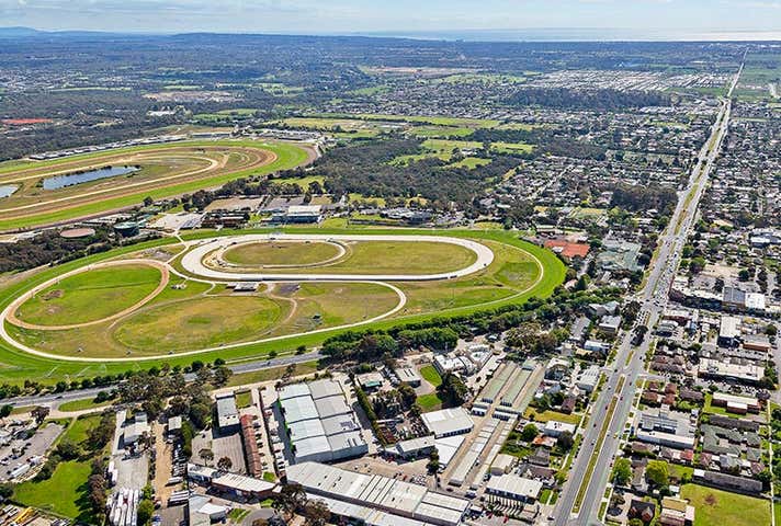 186 Sladen Street Cranbourne VIC 3977 - Image 3