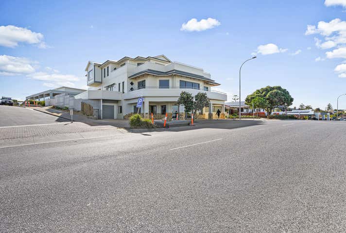 9 Saltfleet Street Port Noarlunga SA 5167 - Image 15