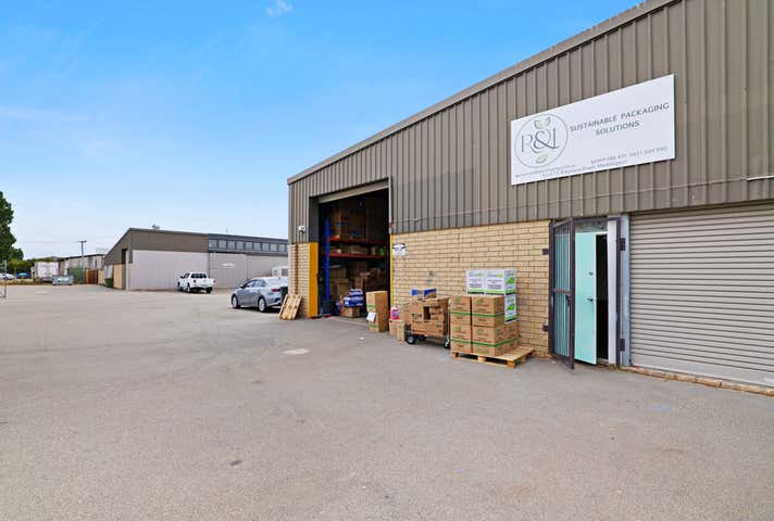 Unit 2, 8 Ryelane Street Maddington WA 6109 - Image 11