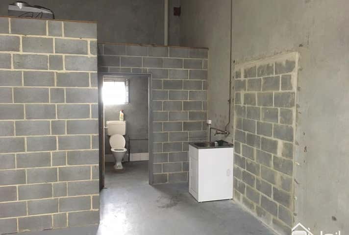 2/10 Dickens Place Armadale WA 6112 - Image 7