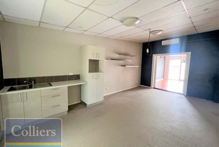 2/1 McIlwraith Street South Townsville QLD 4810 - Image 5