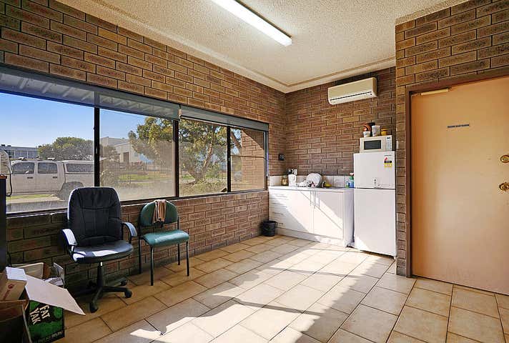 97 Sheffield Road Welshpool WA 6106 - Image 17