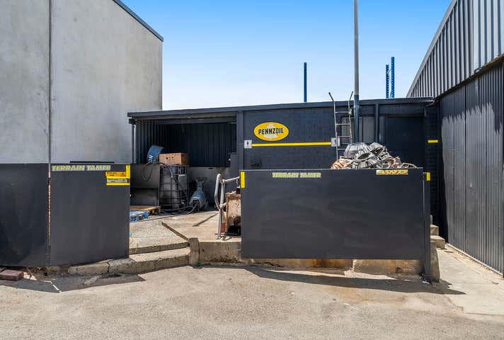 82 Elgee Road Midland WA 6056 - Image 12